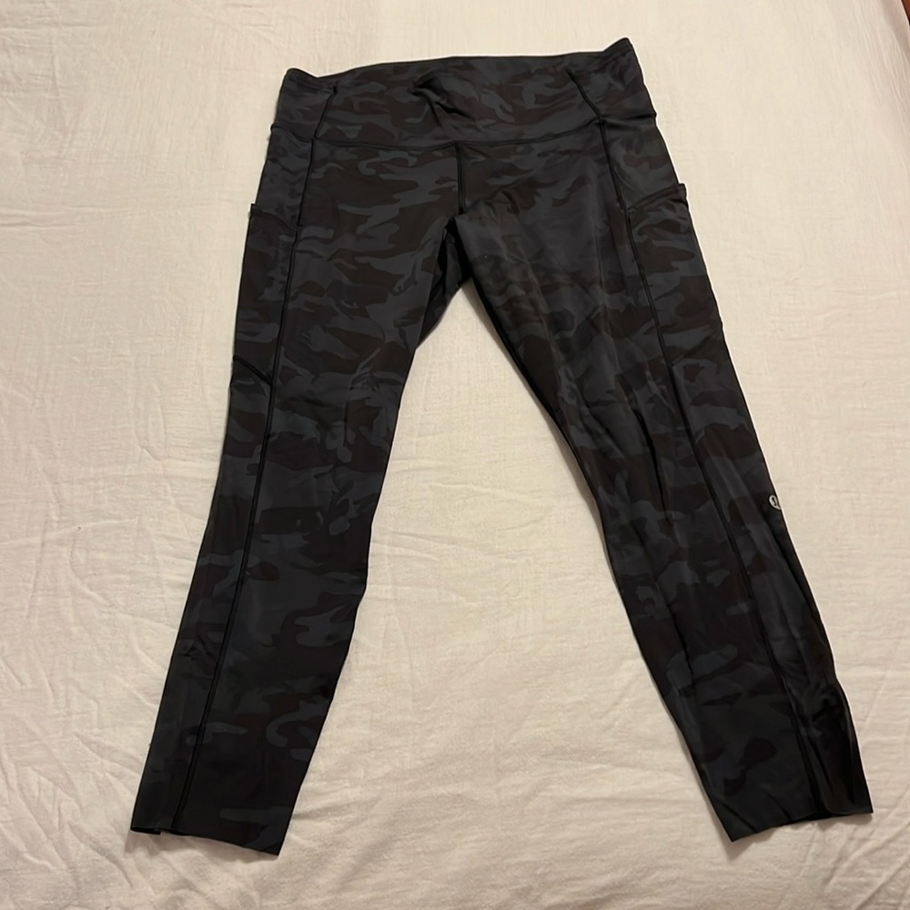 Lululemon Black Camo Leggings 7/8 length